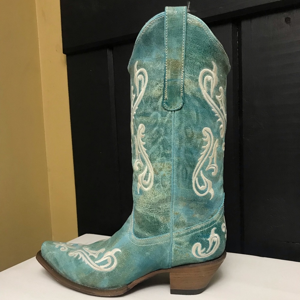 Corral Women’s Turquoise Blue Embroidery Cortez Western Boot. In original box.